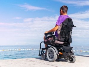 شلل رباعي اخبار اقتصادية والعملات الرقمية والذكاء الاصطناعي